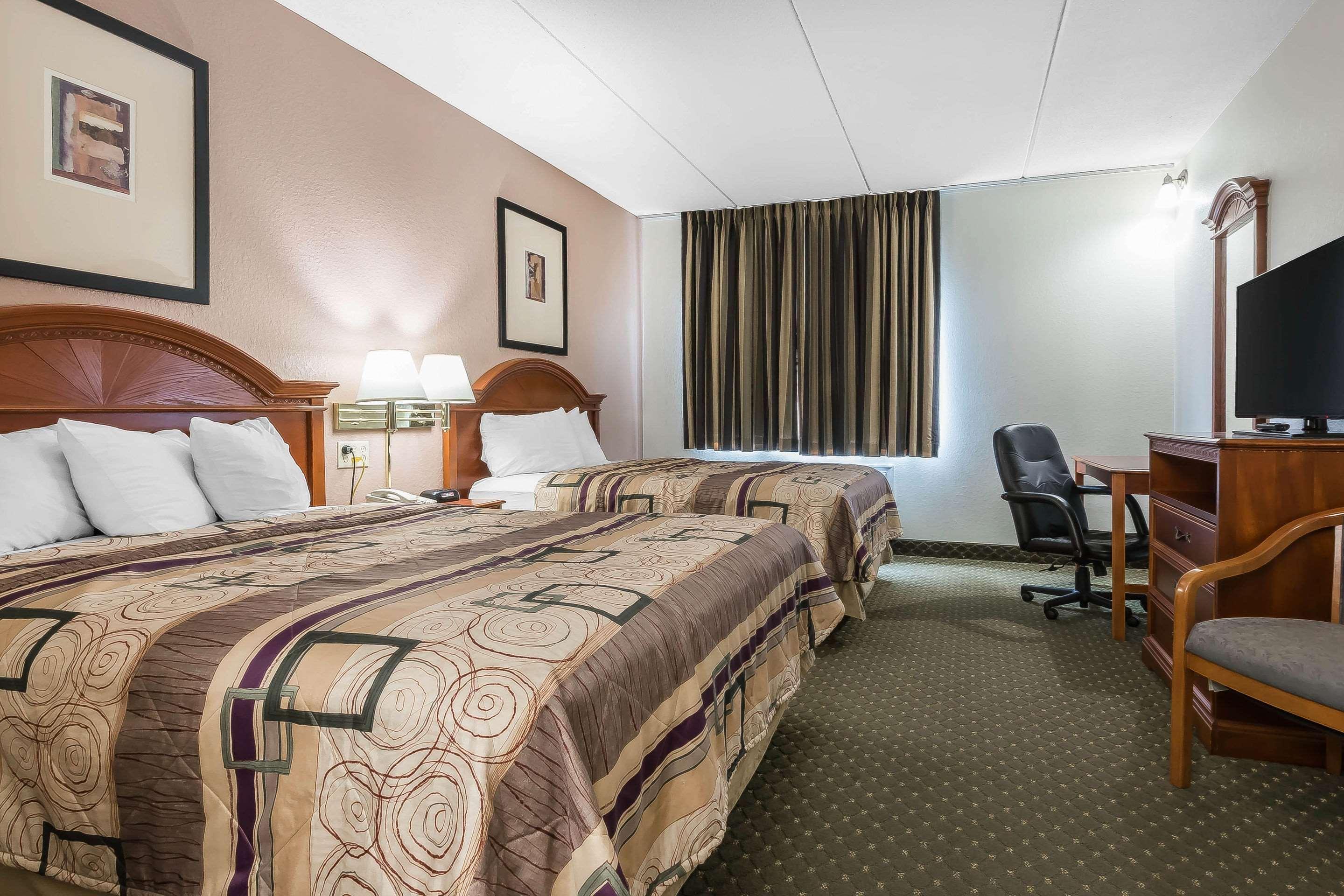 Quality Inn & Suites Binghamton Vestal Exterior photo